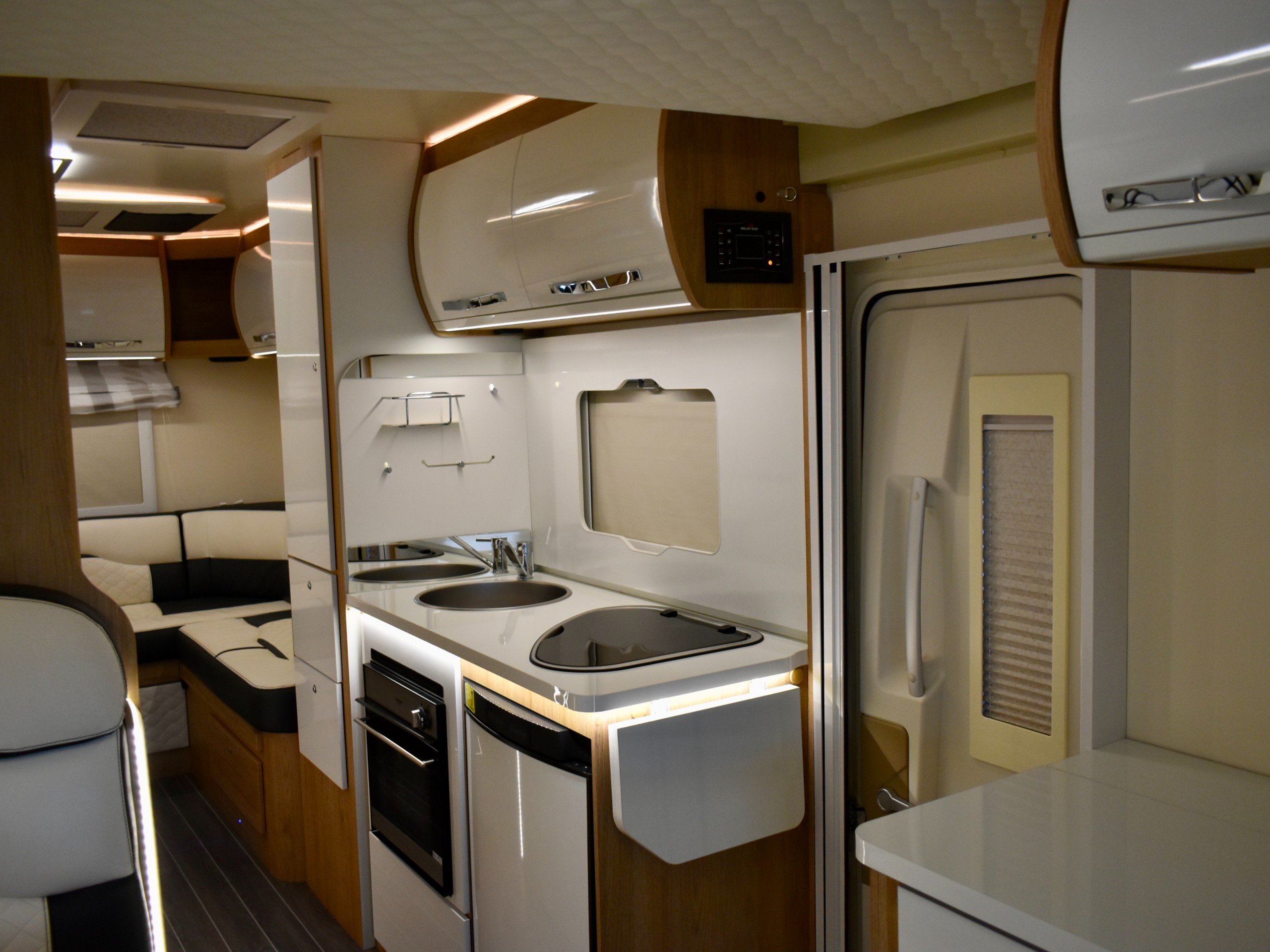 Used 2020 Roller Team AutoRoller 747 6 berth with 6 seat belts for